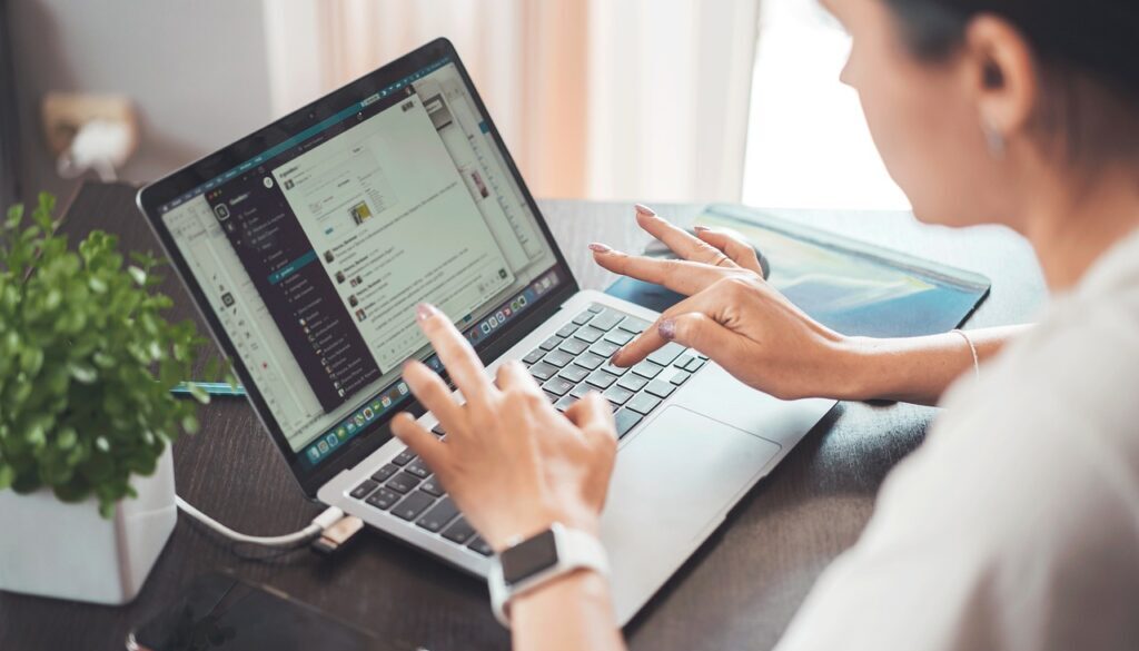 telework technology laptop 6795505